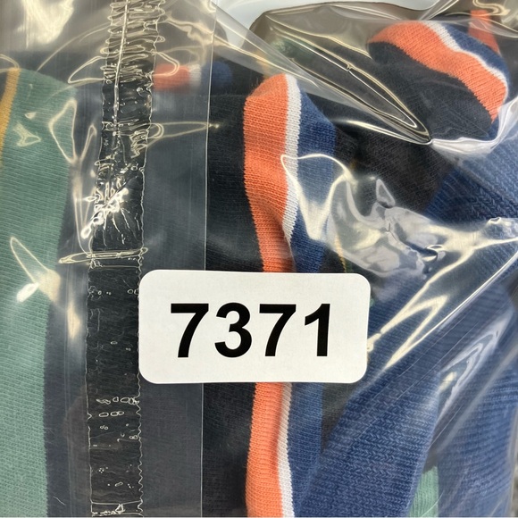 Guess Men’s Multi-Colored Stripe Tee Shirt embroidered size M - Picture 9 of 9